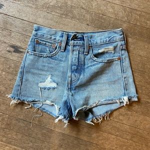 Levi’s High Rise Cut Off Shortz